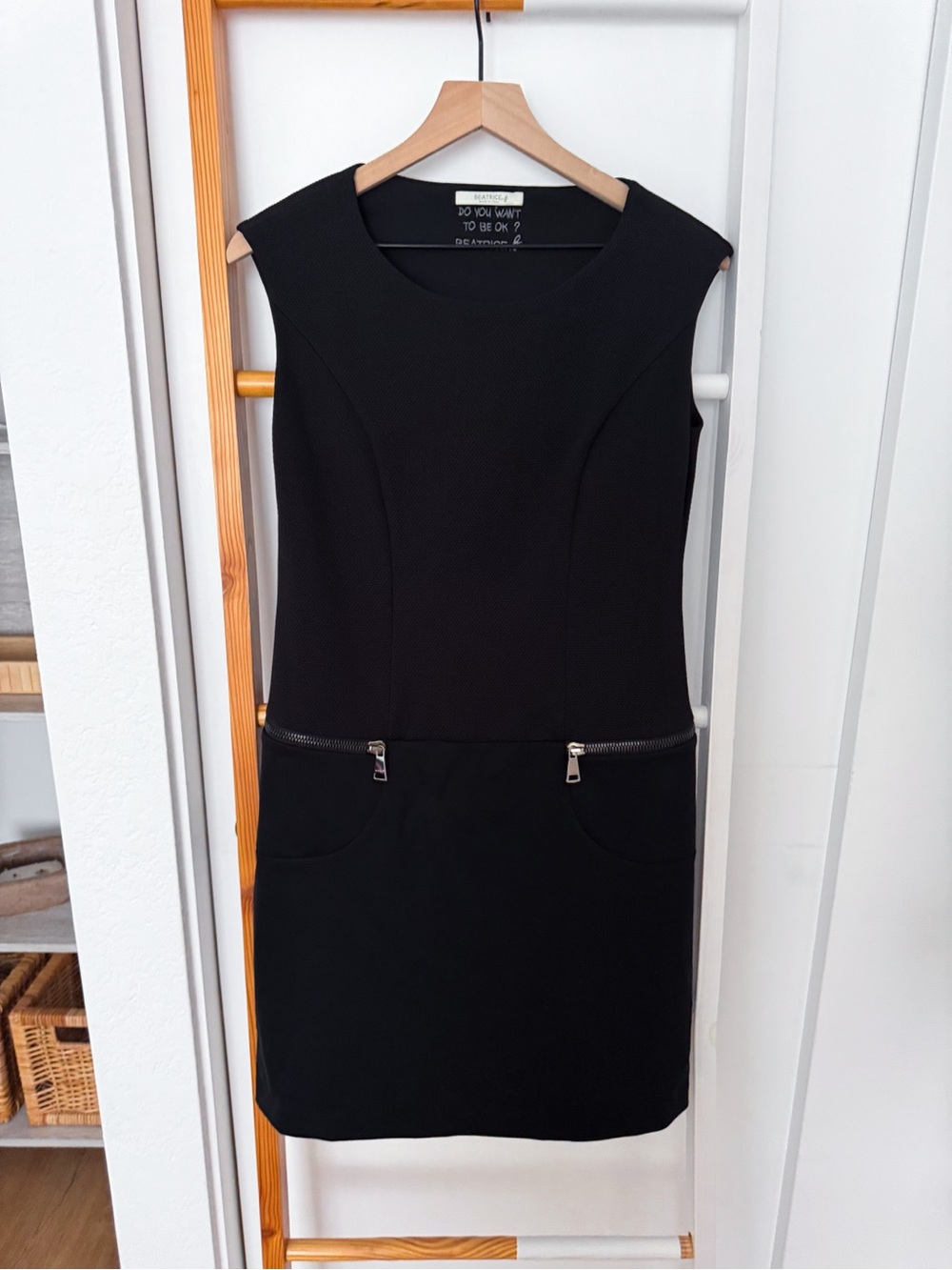 Beatrice B Made in Italy Black Sleeveless Sheath Dress Zip Pockets Size 6